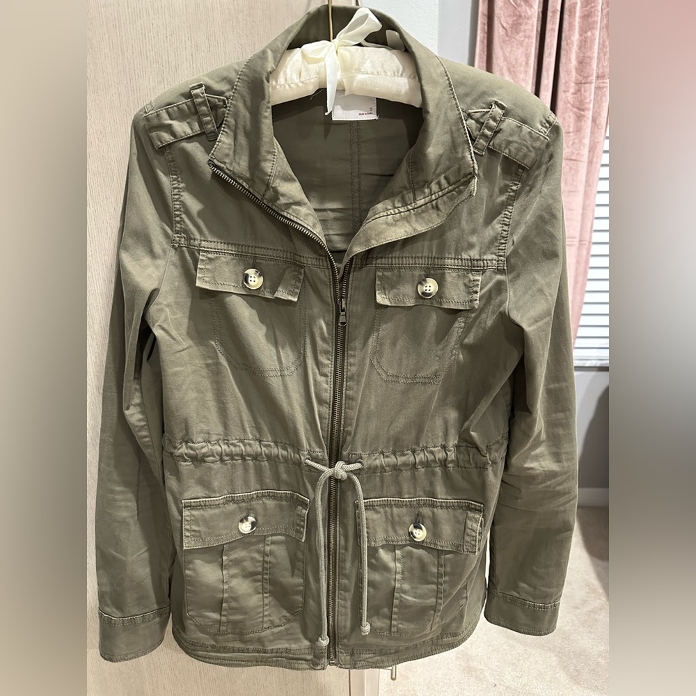 ARMY GREEN SAFARI JACKET SIZE SMALL